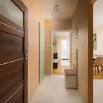 National Stadium Cozy Retreat By Bookinghost Daire *