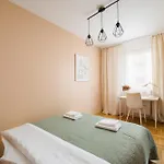 National Stadium Cozy Retreat By Bookinghost Varşova
